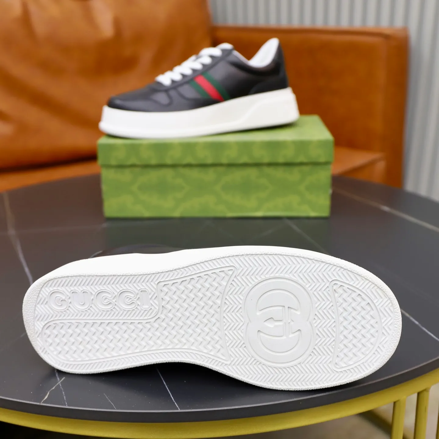 Ex-factory price: 400💰🙅‍♂️🙅‍♂️🙅‍♂️ Brand: GUCCI Standard code: 38-44 (45 customized) Grade: Same as the official website Material: Original leather stitching brand cloth Comfortable and breathable sheepskin lining Lightweight and wear-resistant outsole Style category: Men's fashionable casual shoes Sports shoes Distinguished luxury brand elements Top luxury Color: actual picture color